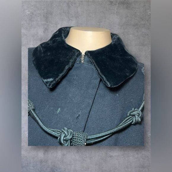 Vintage Black Wool Cape by Kahn Tailoring Co. - Picture 7 of 13